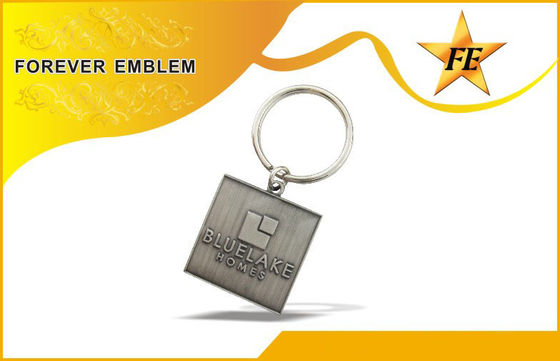 Enamel Setrika / Zinc Alloy Persegi gantungan kunci Promosi Untuk Hadiah Ulang Tahun