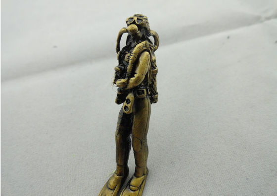 Logam penuh Bantuan Gantungan Kunci, Pewter Promosi Keychain dengan Antique Gold Plating
