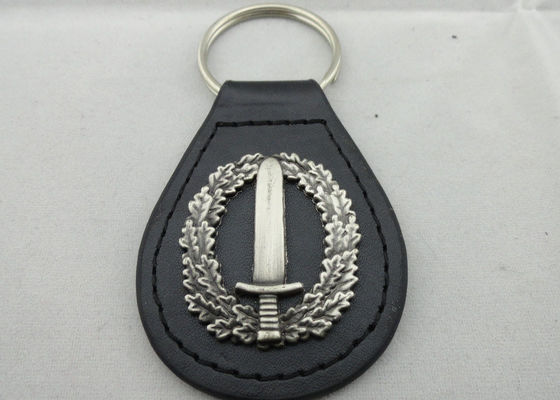 Die Casting Personalized Gantungan kunci kulit dengan 3D Zinc Alloy Emblem, Antique Silver Plating